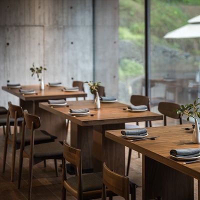 acheter Ensemble en bois de table de salle à manger de boîte de Seater des meubles 4 de restaurant d'hôtel de couleur de Brown online manufacture