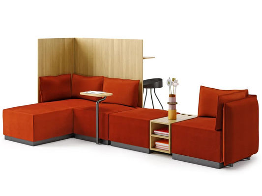 Couchette en tissu sectionnel esthétique à l'intérieur avec étagère intégrée